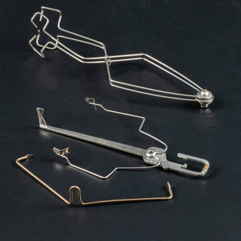 Gancheiras para Lentes Ópticas e Sistemas de Fixação em Inox 316